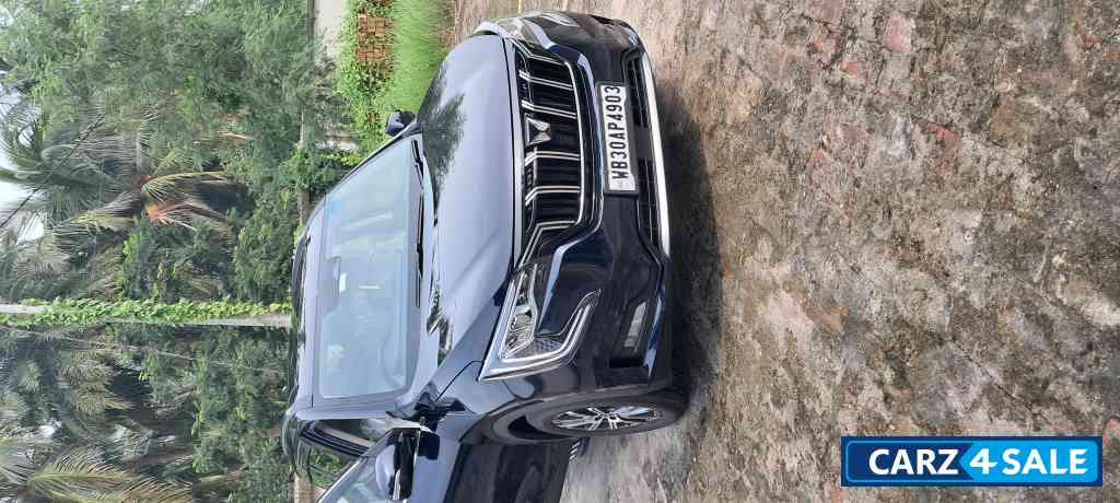 Mahindra XUV700 Petrol