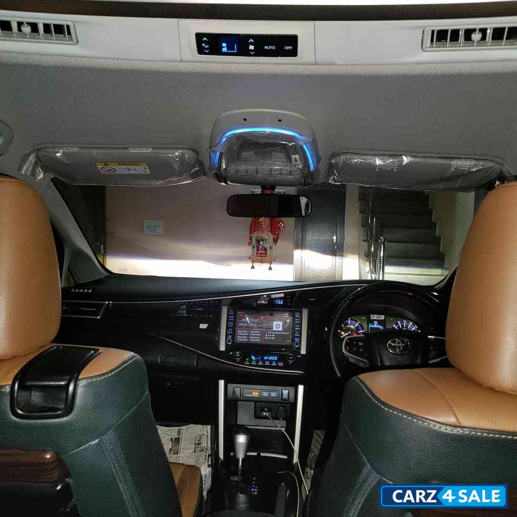 Toyota Innova Innova crysta 2.4zx at 2022