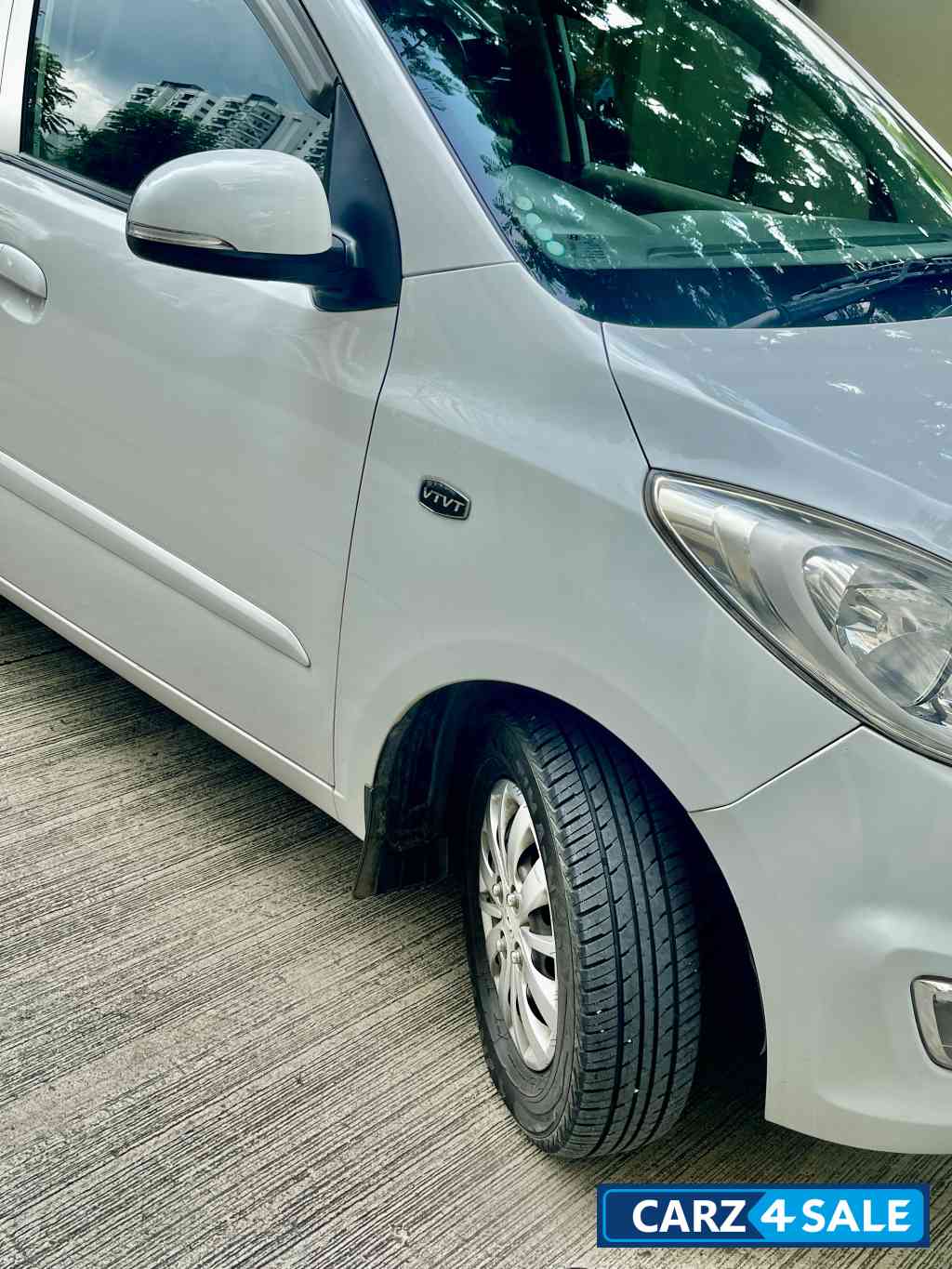 White Hyundai i10 Sportz AT 1.2 Kappa2 VTVT