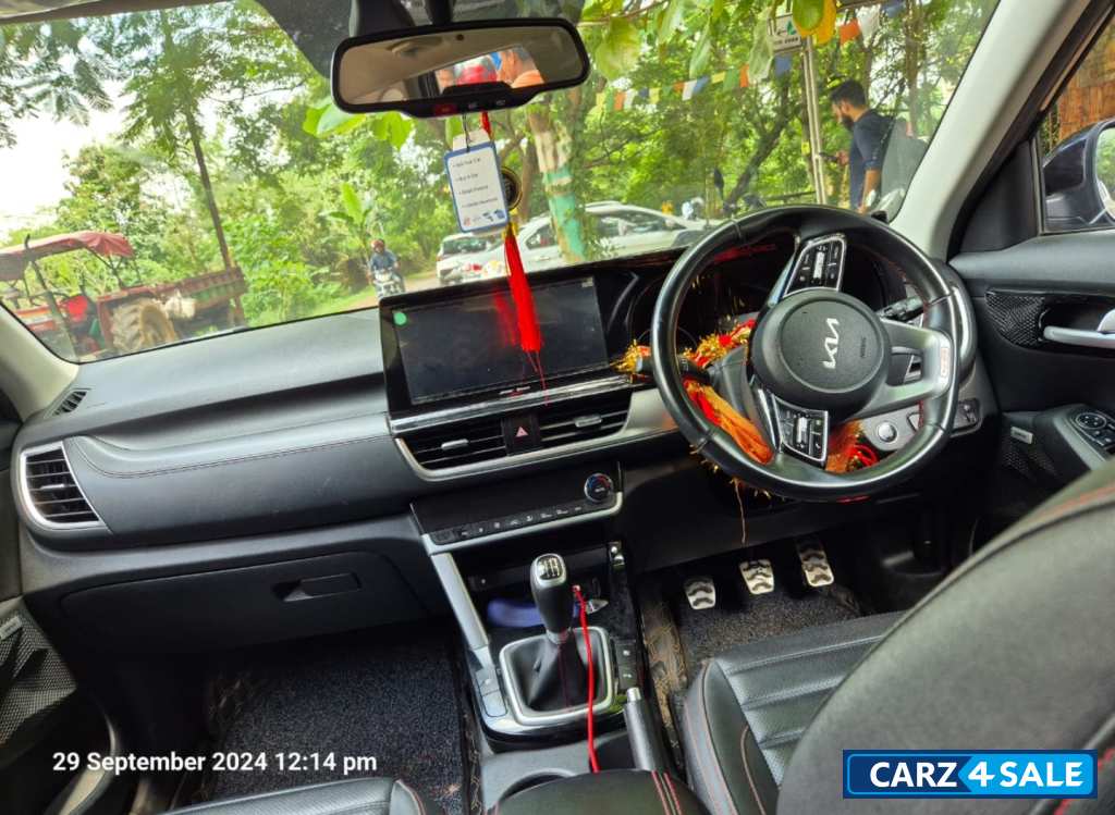 Imperial Blue Kia Seltos X-Line GTX plus 1.4