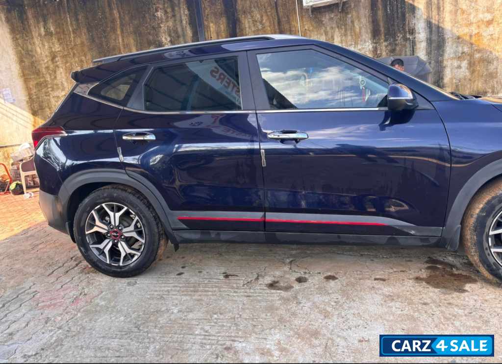 Imperial Blue Kia Seltos X-Line GTX plus 1.4