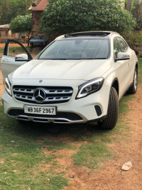 White Mercedes-Benz GLA 200d