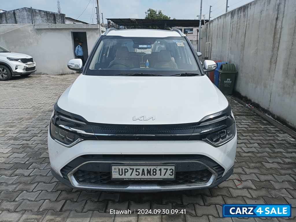 Glacier White Pearl Kia Carens Kia Carens [2022-2023] Luxury Plus 1.4 Petrol 7 STR