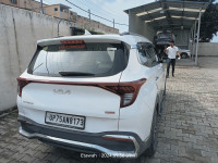 Glacier White Pearl Kia Carens Kia Carens [2022-2023] Luxury Plus 1.4 Petrol 7 STR