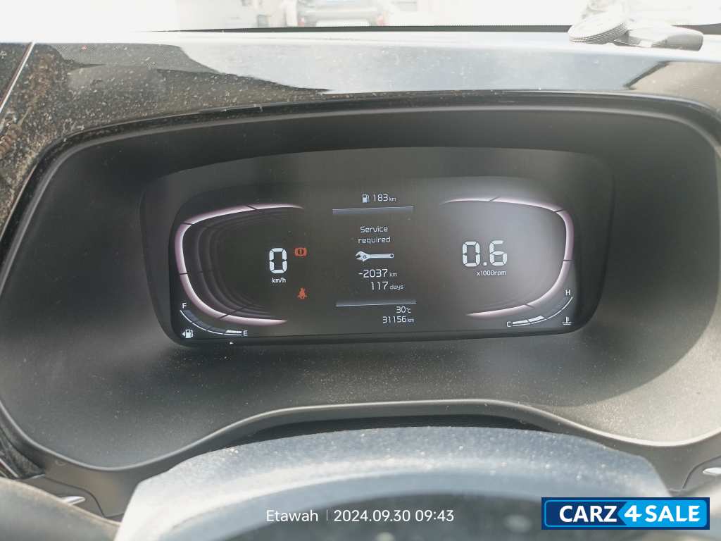 Glacier White Pearl Kia Carens Kia Carens [2022-2023] Luxury Plus 1.4 Petrol 7 STR