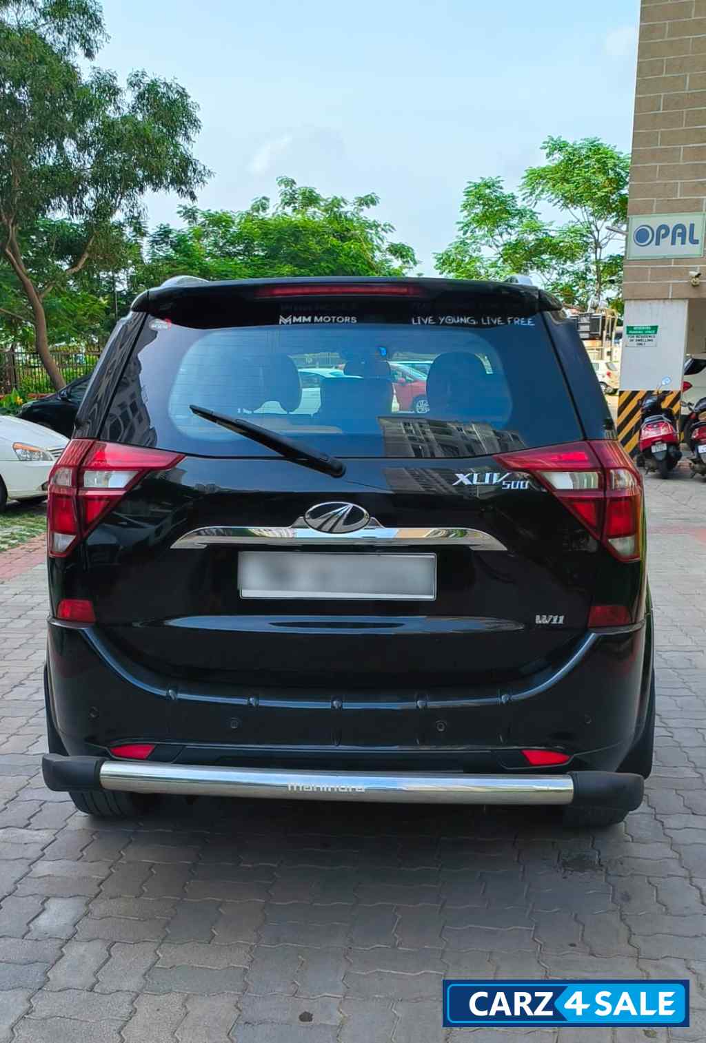 Mahindra XUV 500 w11 FWD