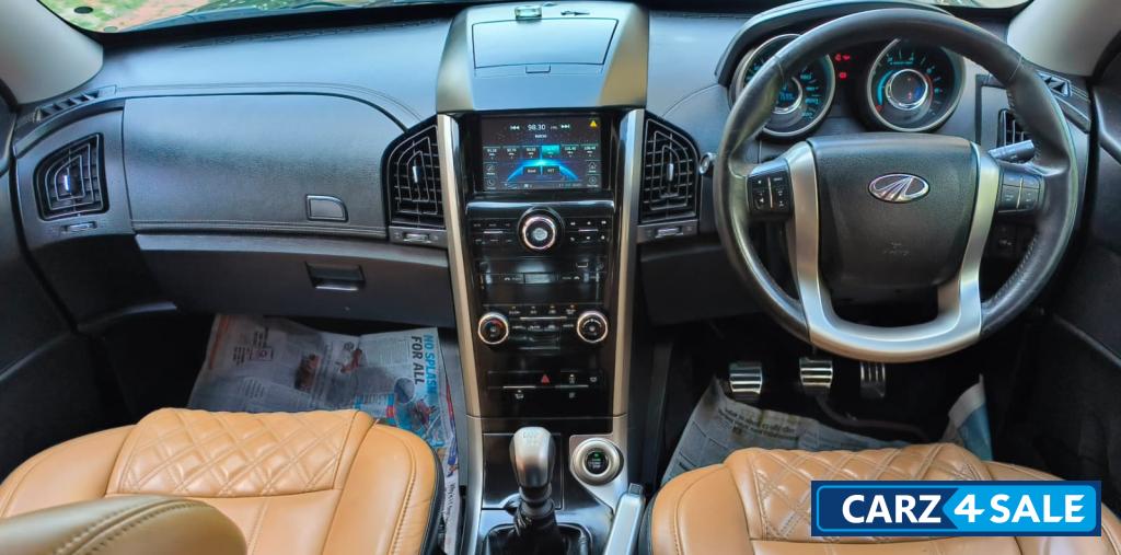 Mahindra XUV 500 w11 FWD