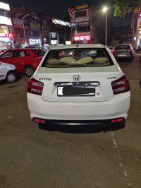White Honda  Honda city 1.5 ivtec emt