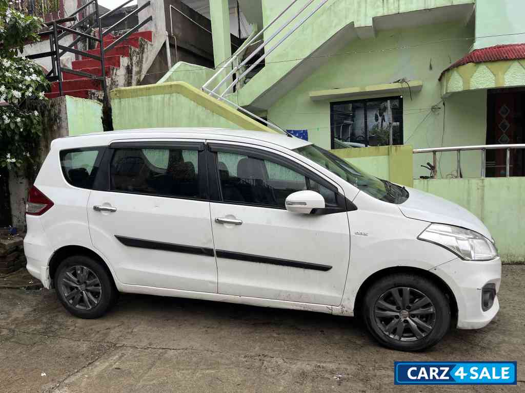 White Maruti Suzuki Ertiga Vdi