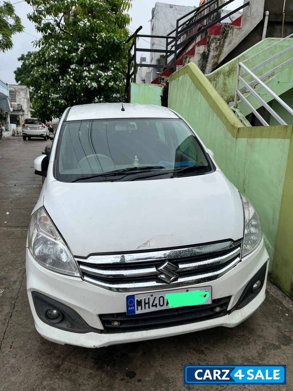 White Maruti Suzuki Ertiga Vdi