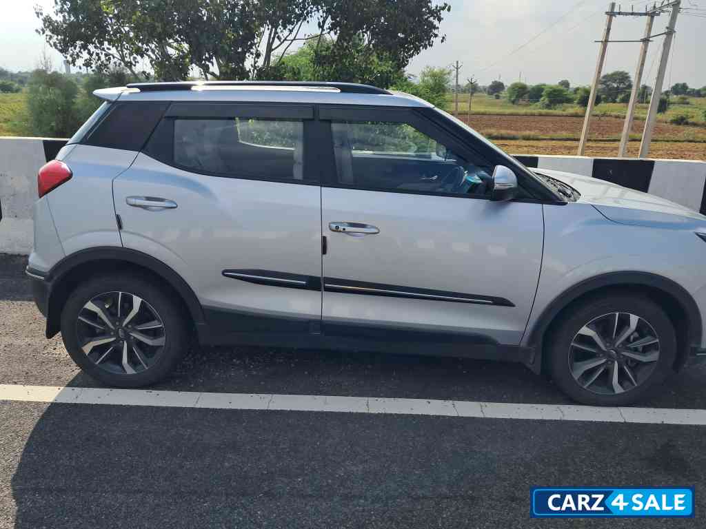 Dsat Silver Mahindra XUV300 W8 (O) 1.2 Turbo Petrol Manual