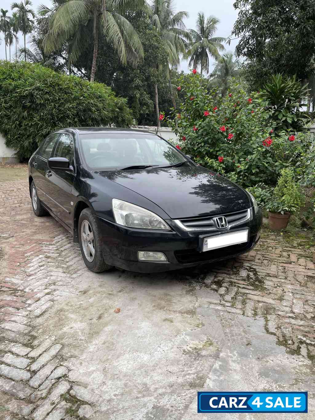 Black Honda Accord 2.4 VTi AT