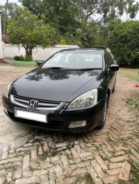 Black Honda Accord 2.4 VTi AT