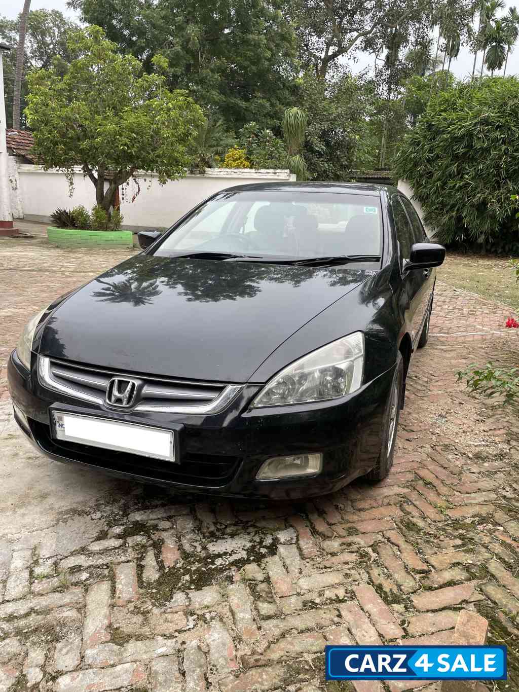 Black Honda Accord 2.4 VTi AT