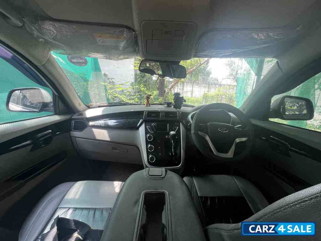 Silver Mahindra KUV100 K8