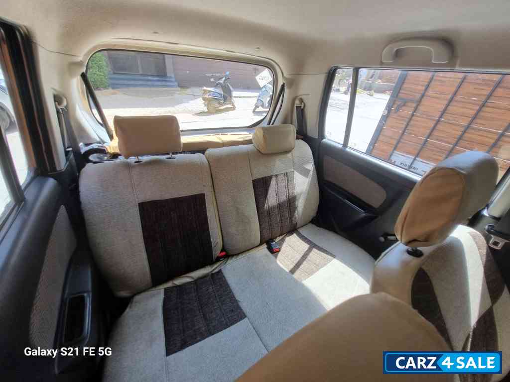 Silver Maruti Suzuki Wagon R LXI CNG