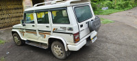 White Mahindra Bolero Sle
