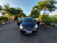 Ford Figo Titanium petrol MT