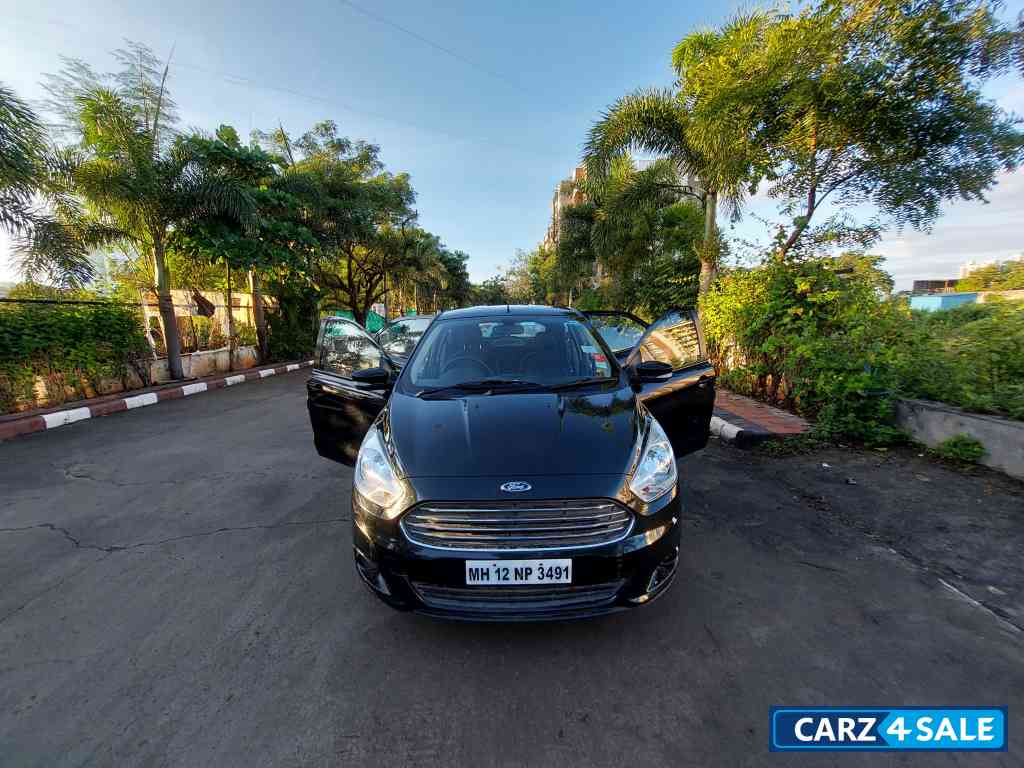 Ford Figo Titanium petrol MT