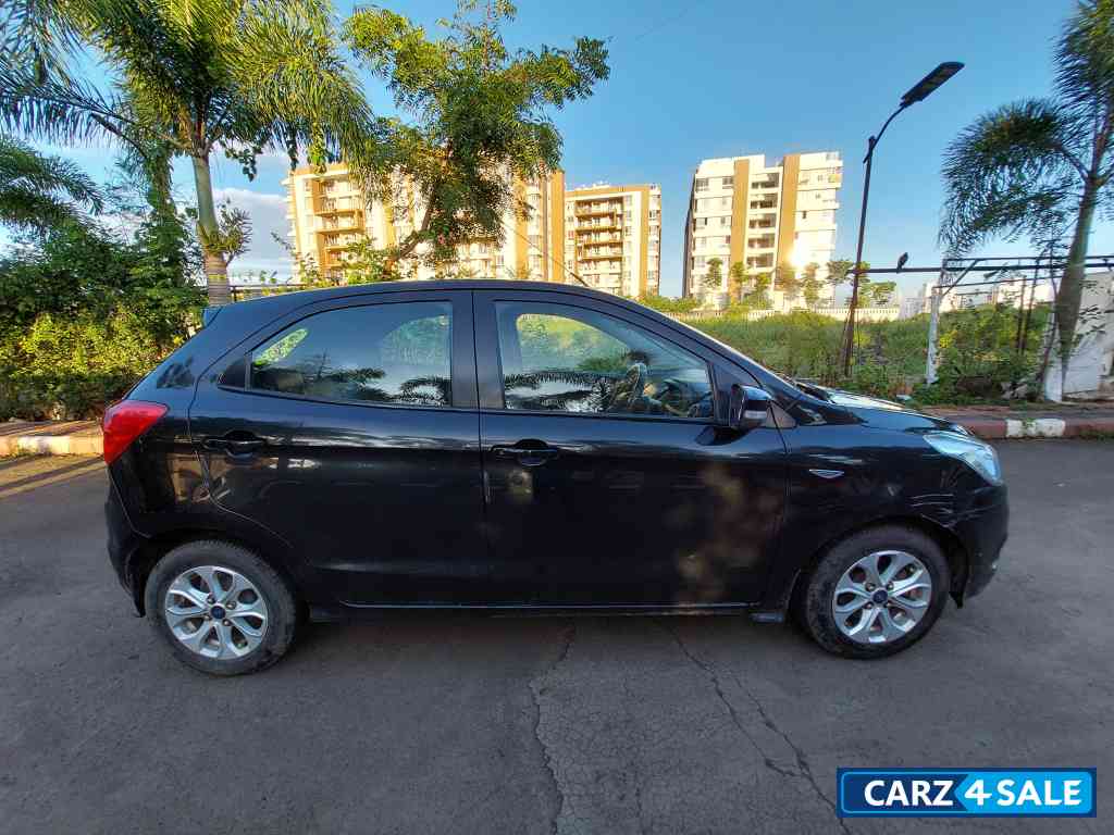 Ford Figo Titanium petrol MT