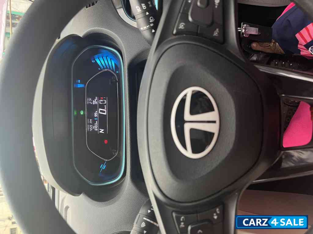 Dayton Gray Tata Tiago EV XZ+ Dayton Gray Tata Tiago EV XZ+
