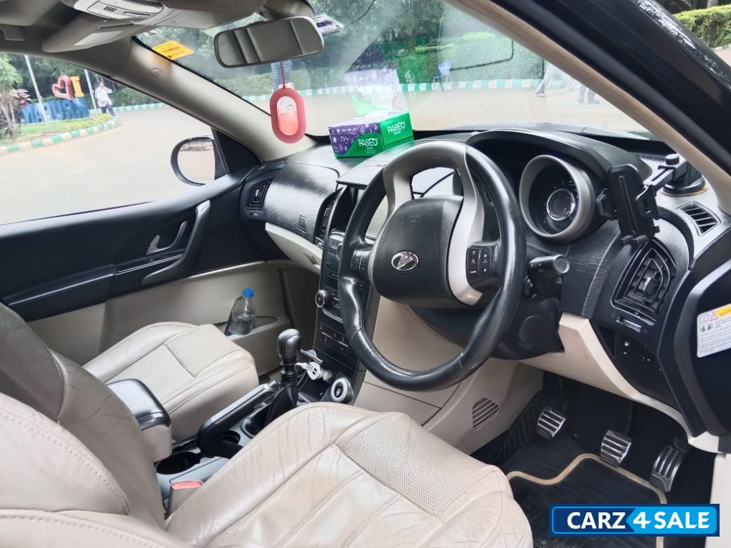 Mahindra XUV 500 Manuel