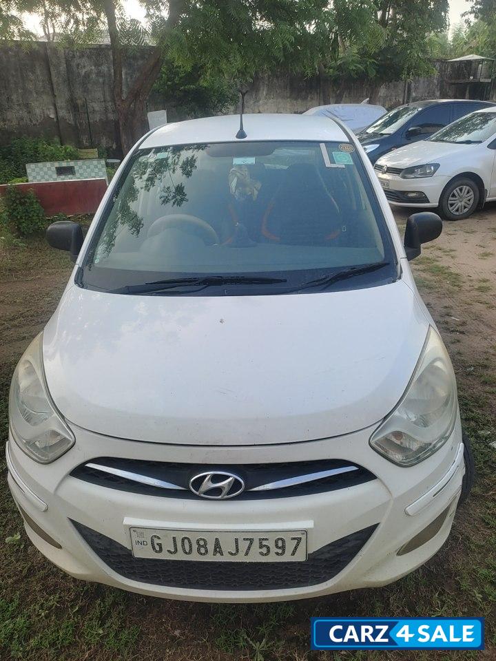 Pure White Hyundai i10 Era