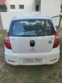 Pure White Hyundai i10 Era