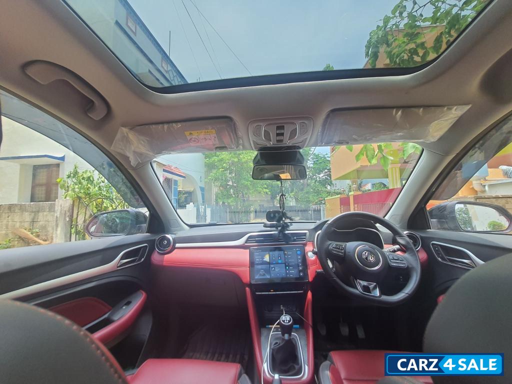 Black MG Astor Sharp 1.5 MT sangria