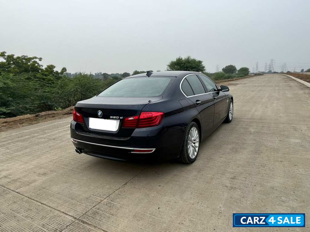 Imperial Royal Navy Blue BMW 5-Series 520d