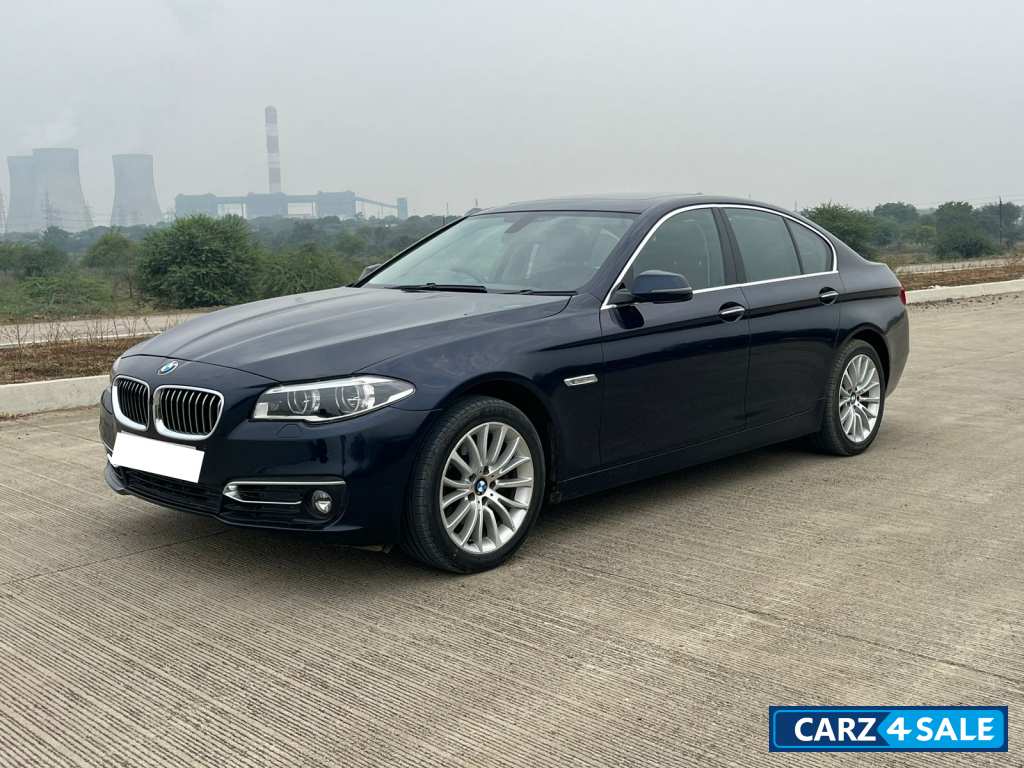 Imperial Royal Navy Blue BMW 5-Series 520d