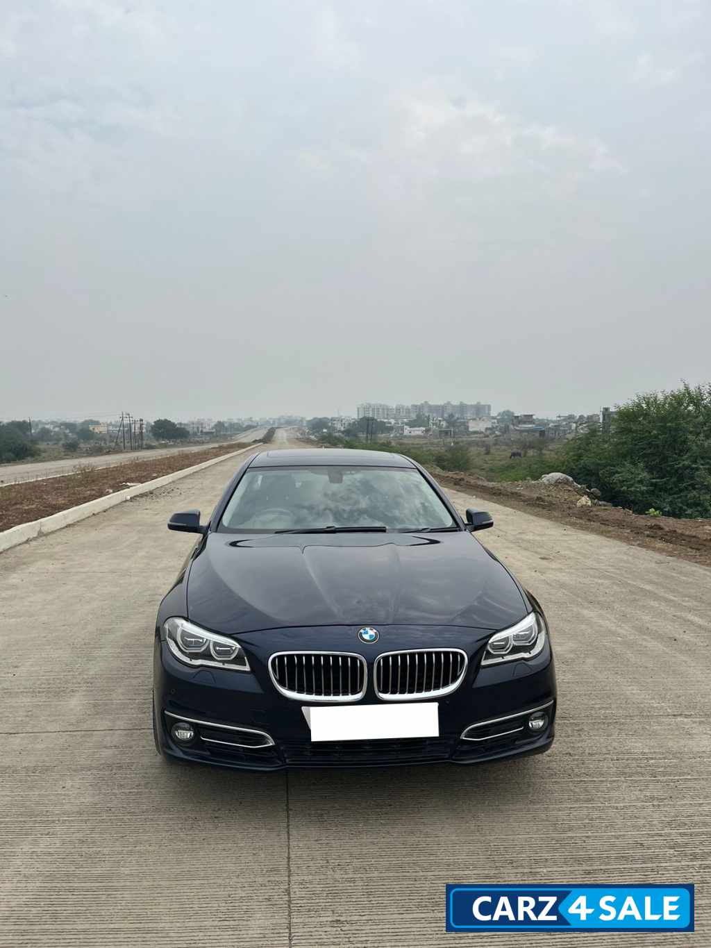 Imperial Royal Navy Blue BMW 5-Series 520d