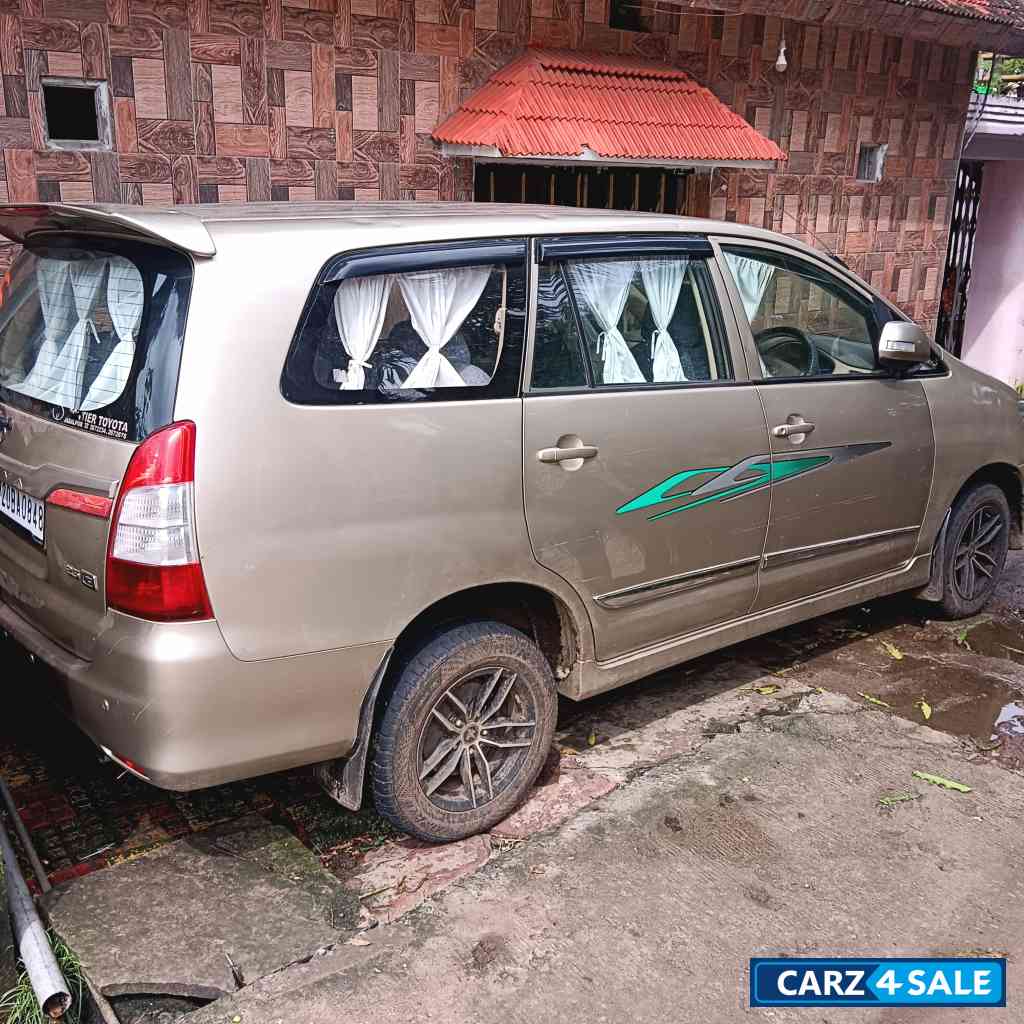Toyota Innova 2.5G4