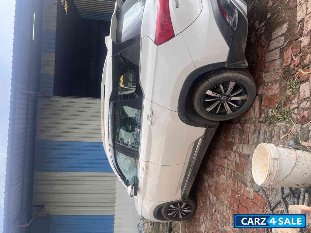 White MG Hector Sharp 2.0