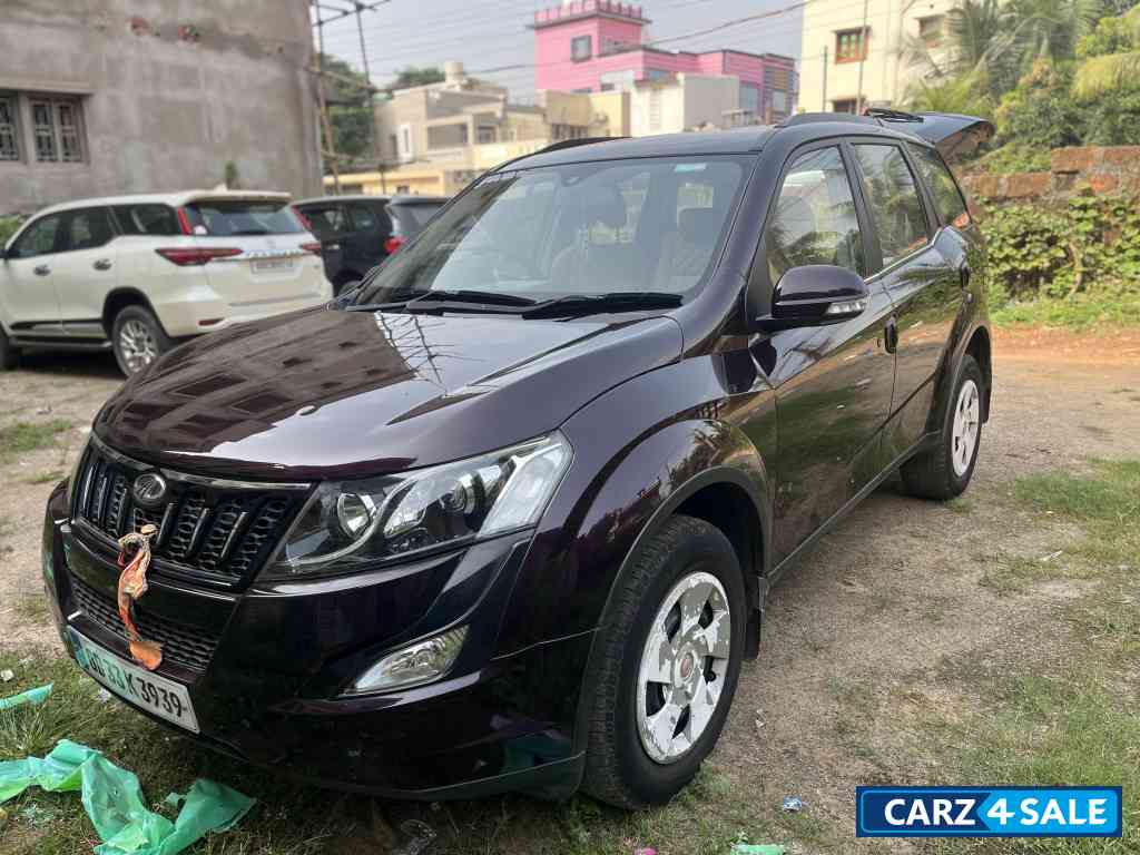 Mahindra XUV 500 W6
