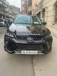 Toyota Fortuner automatic 2wd