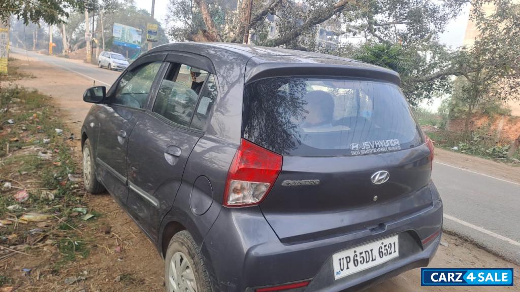 Grey Hyundai Santro