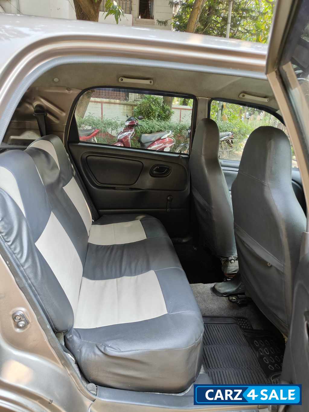 M Beige Maruti Suzuki Alto LXI