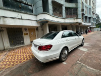 White Mercedes-Benz E-Class E 350 CDI Avantagarde
