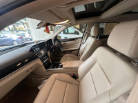 White Mercedes-Benz E-Class E 350 CDI Avantagarde