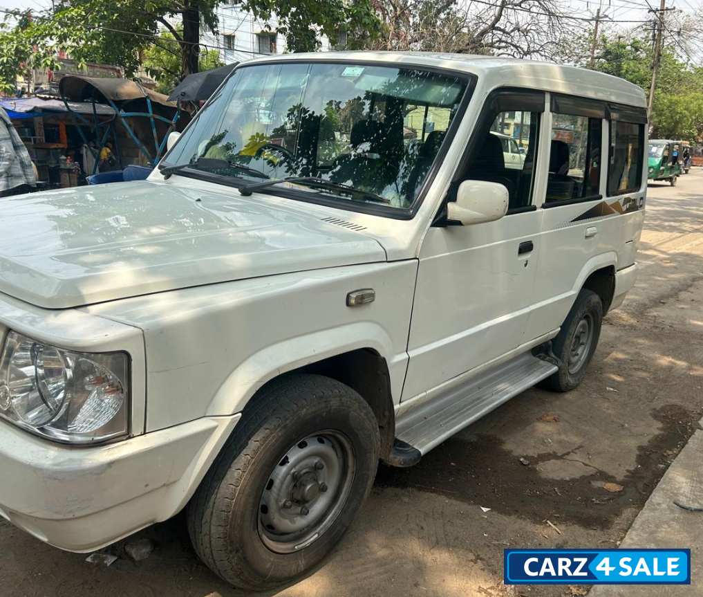 White Tata Sumo EX BS IV