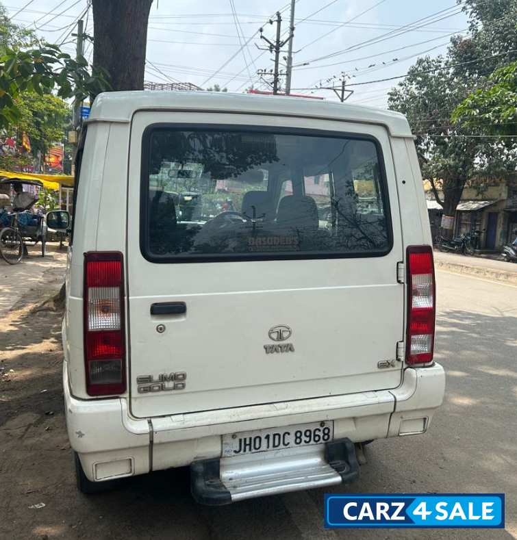 White Tata Sumo EX BS IV