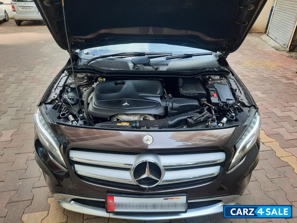 Mercedes-Benz GLA 200