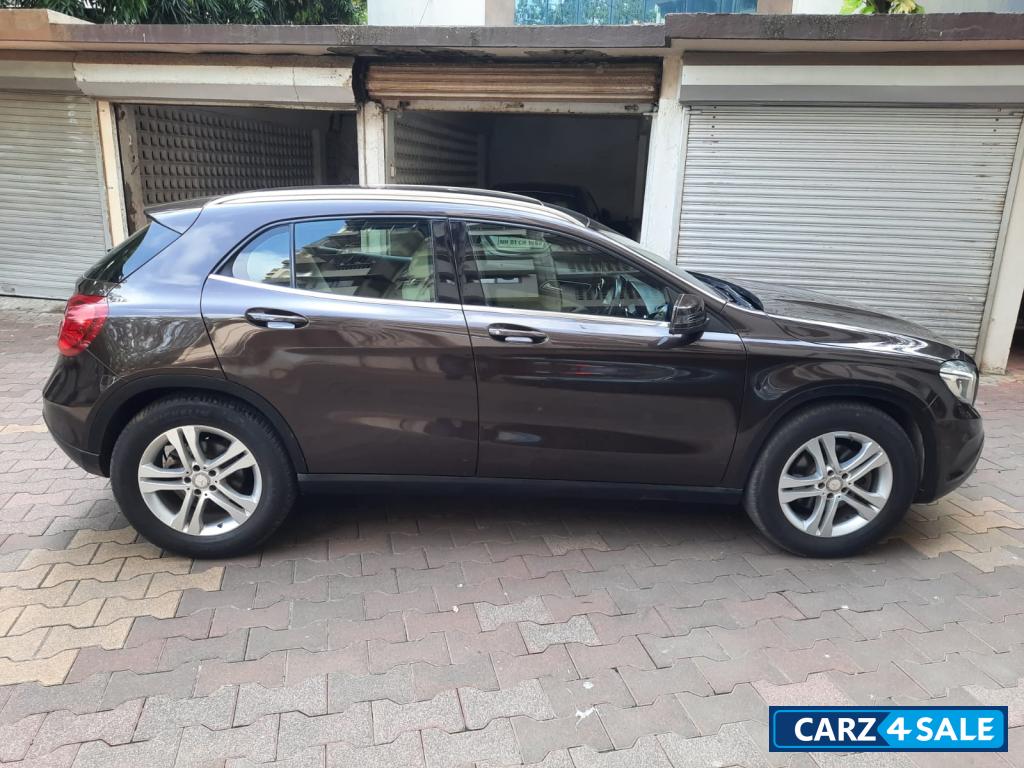 Mercedes-Benz GLA 200