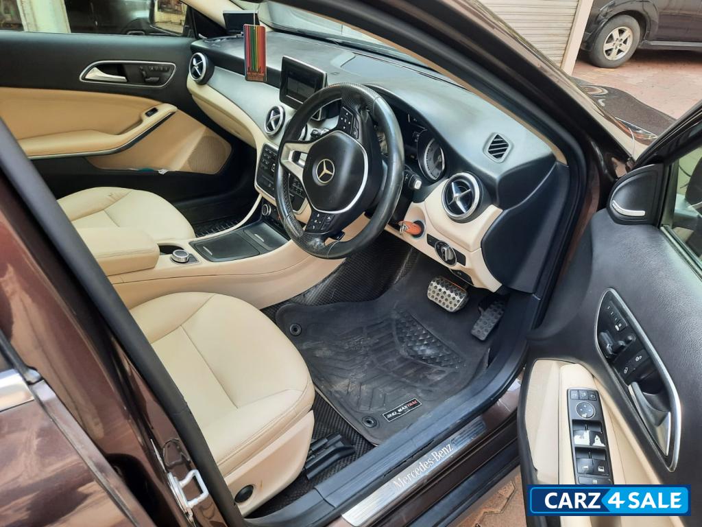 Mercedes-Benz GLA 200