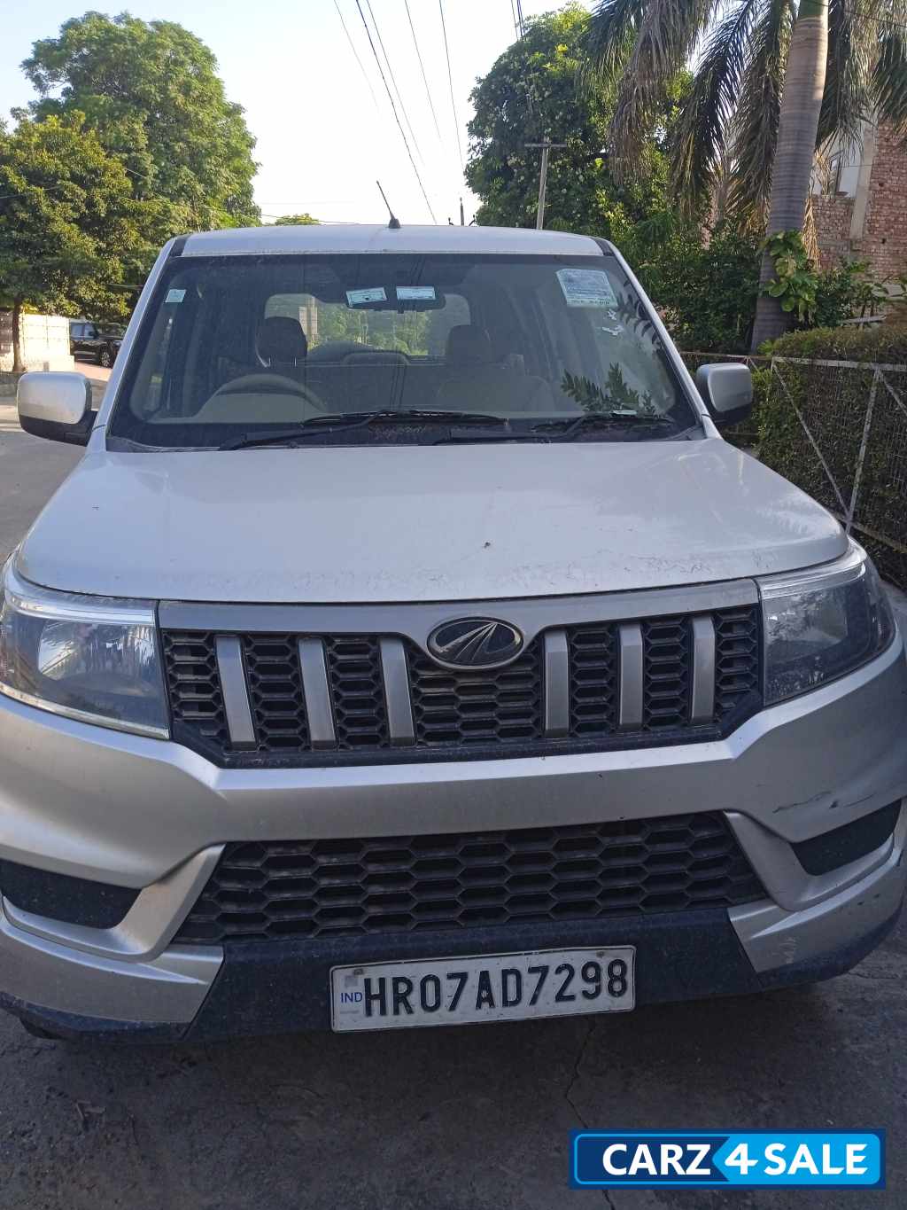 Mahindra Bolero Neo N 8