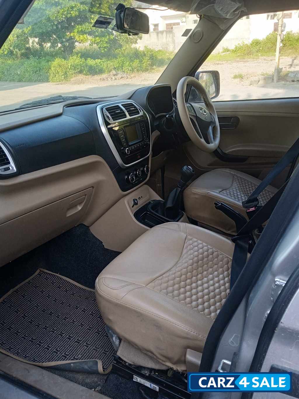 Mahindra Bolero Neo N 8