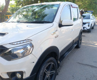 Mahindra NuvoSport N6