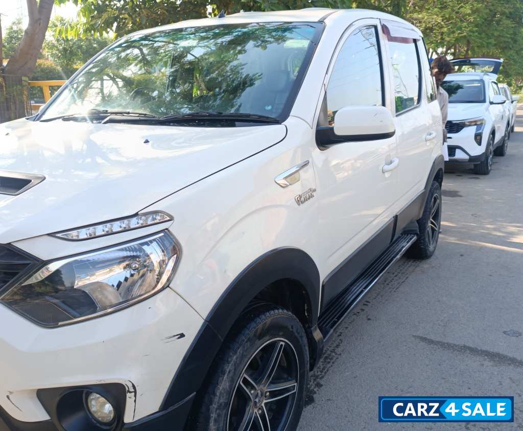 Mahindra NuvoSport N6