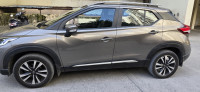 Bronze Grey Nissan Kicks 1.5 XV